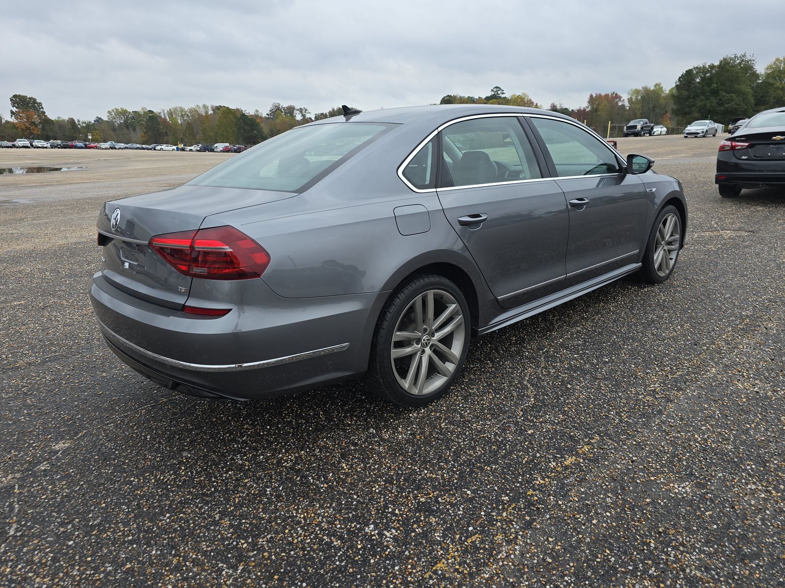 2017 Volkswagen Passat 1.8T R-Line FWD