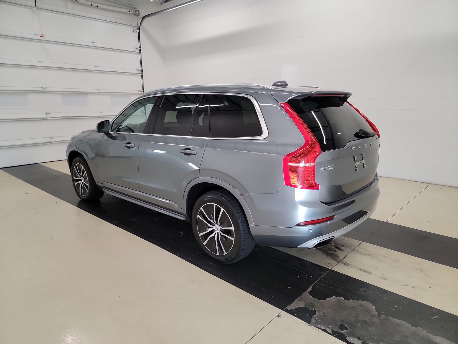 2020 Volvo XC90 T6 Momentum AWD