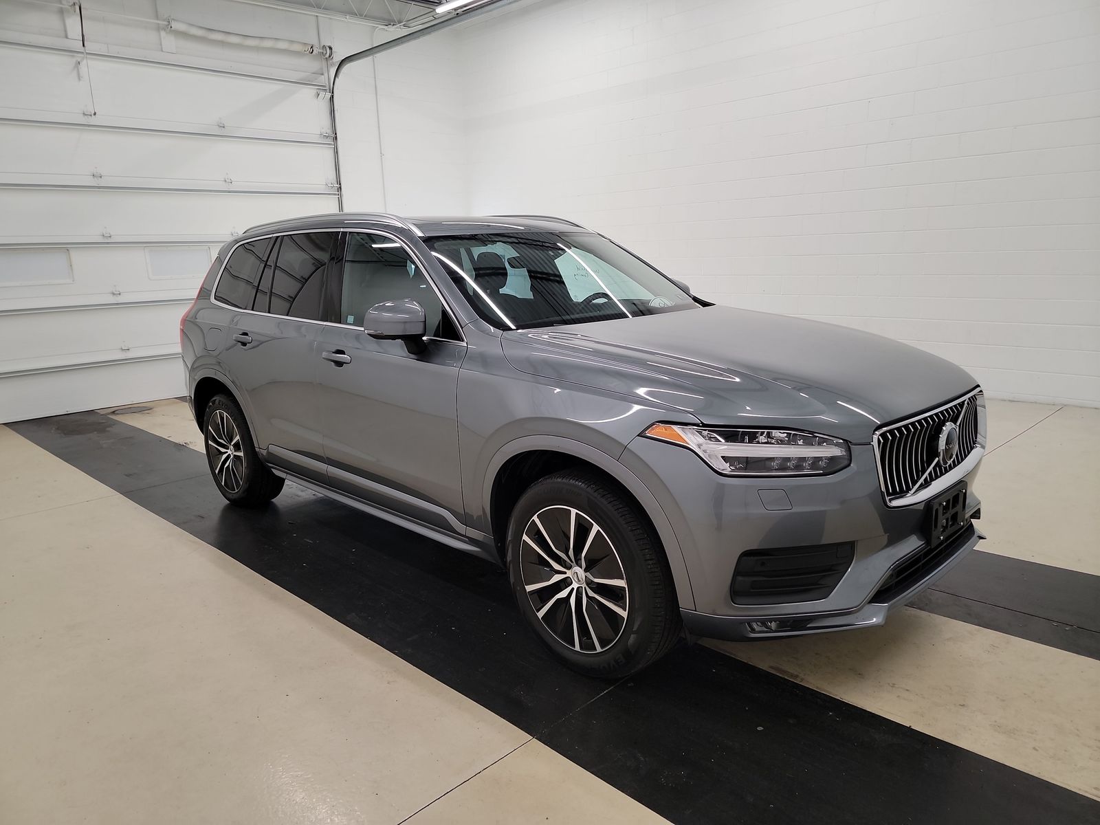 2020 Volvo XC90 T6 Momentum AWD