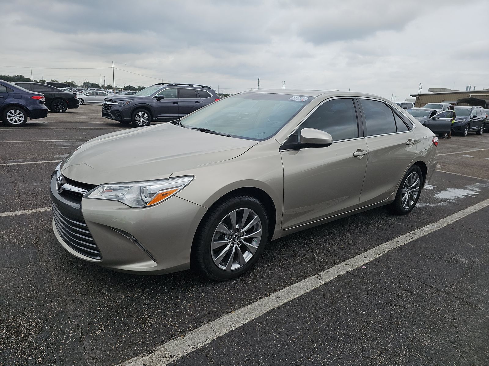 2016 Toyota Camry XLE FWD