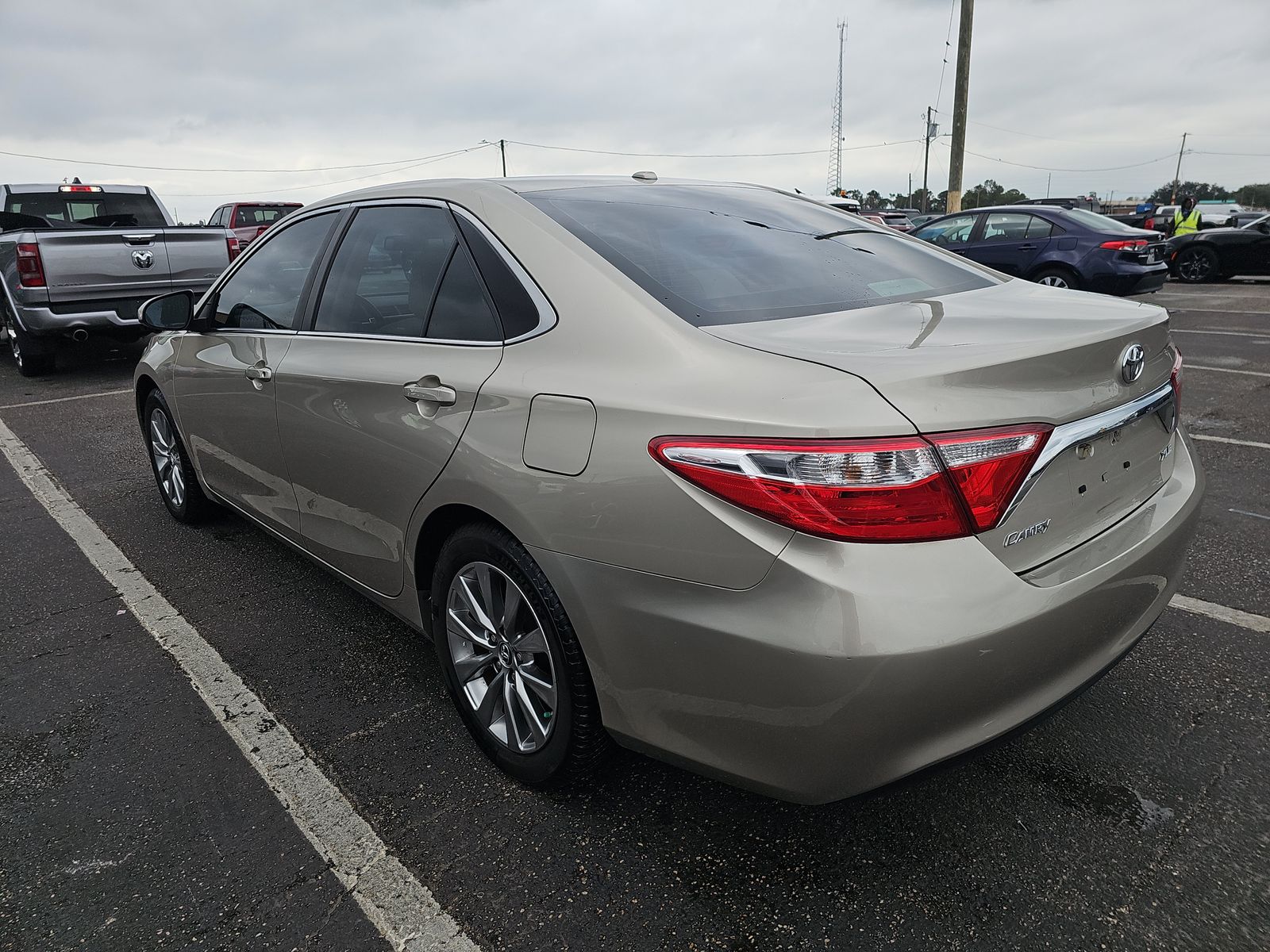 2016 Toyota Camry XLE FWD