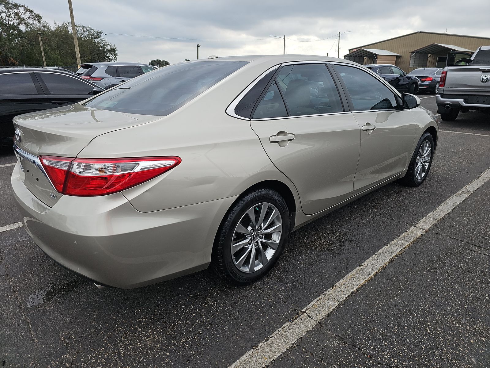 2016 Toyota Camry XLE FWD