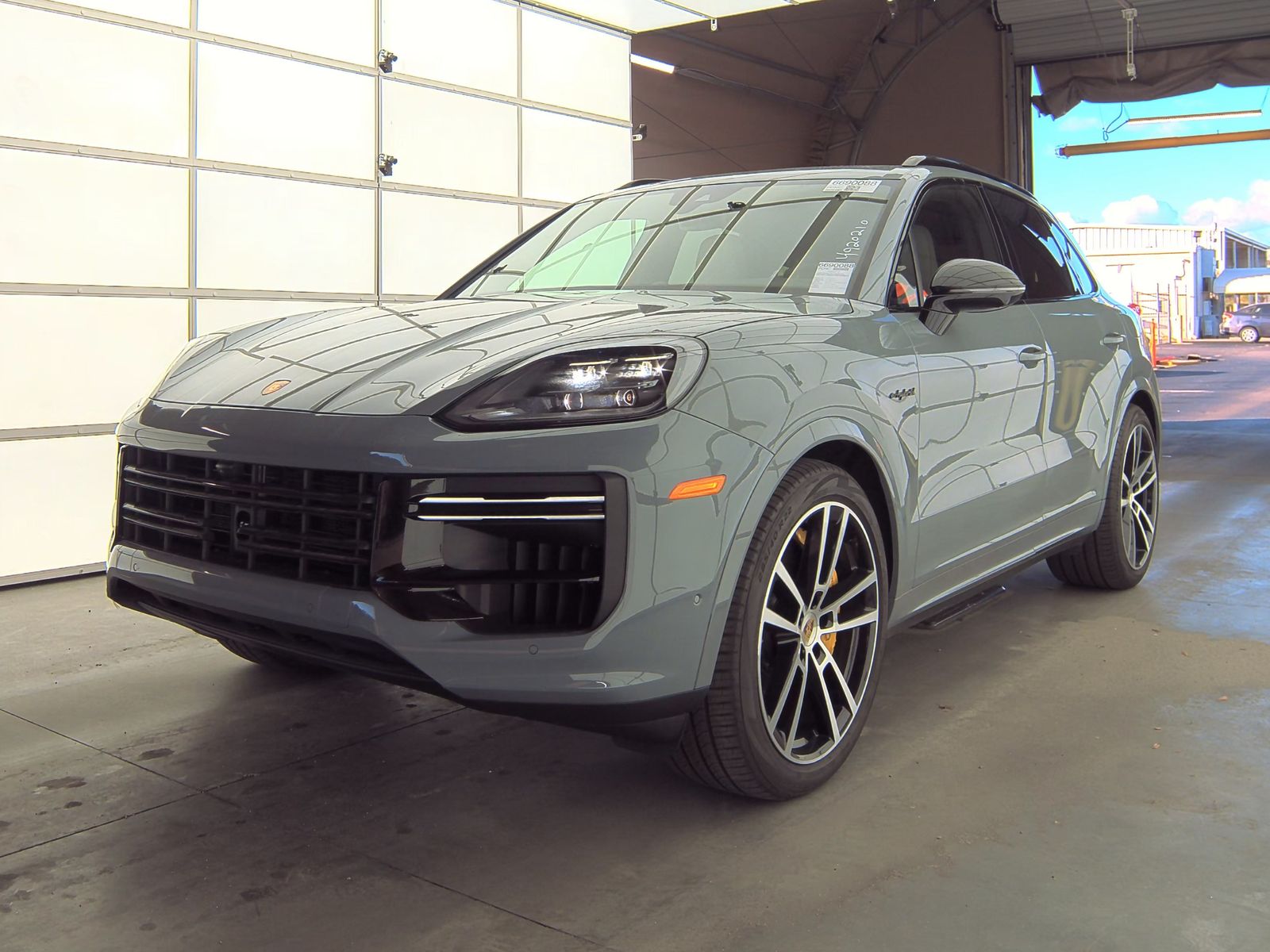 2024 Porsche Cayenne Turbo E-Hybrid