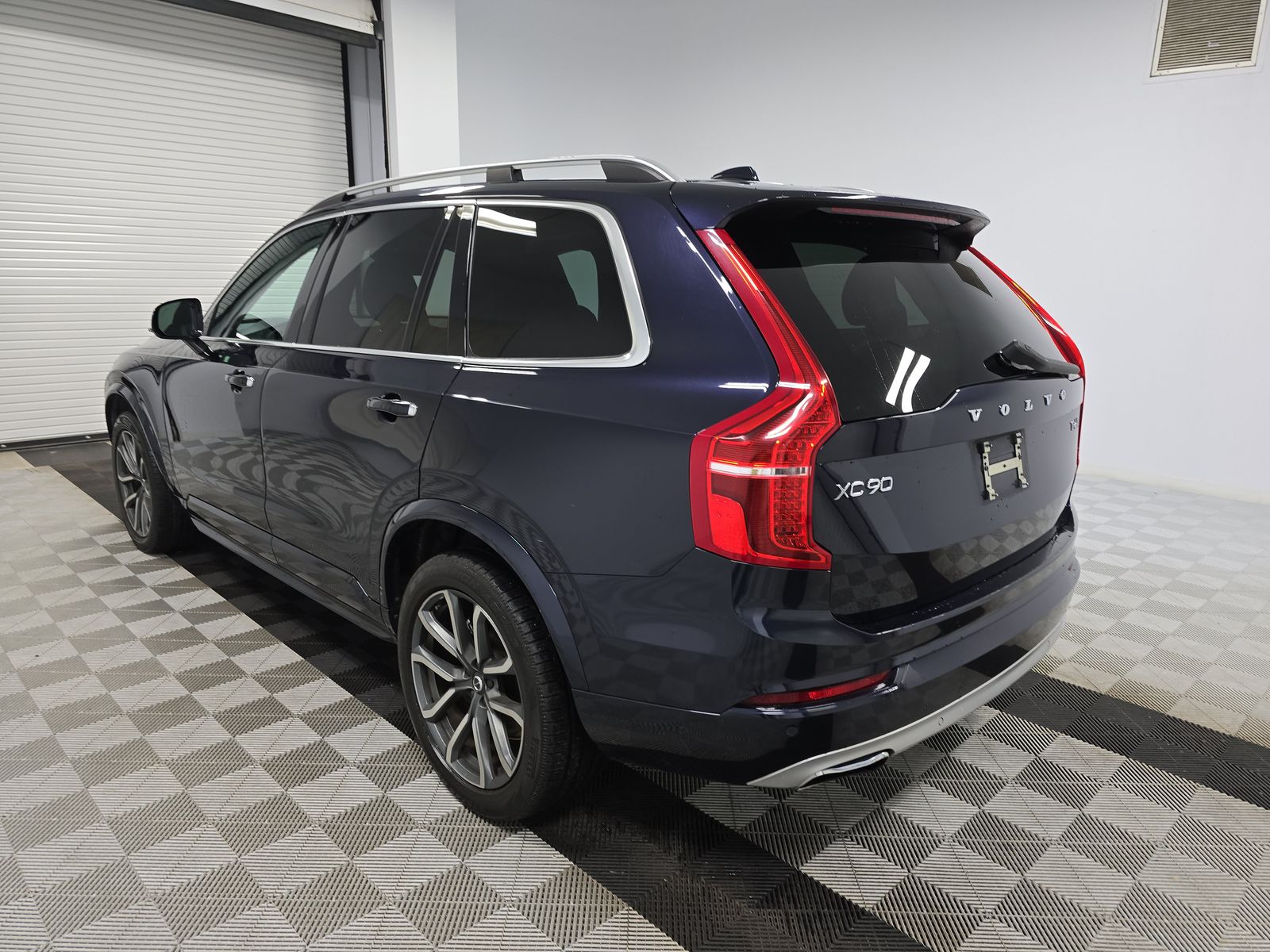 2019 Volvo XC90 T6 Momentum AWD