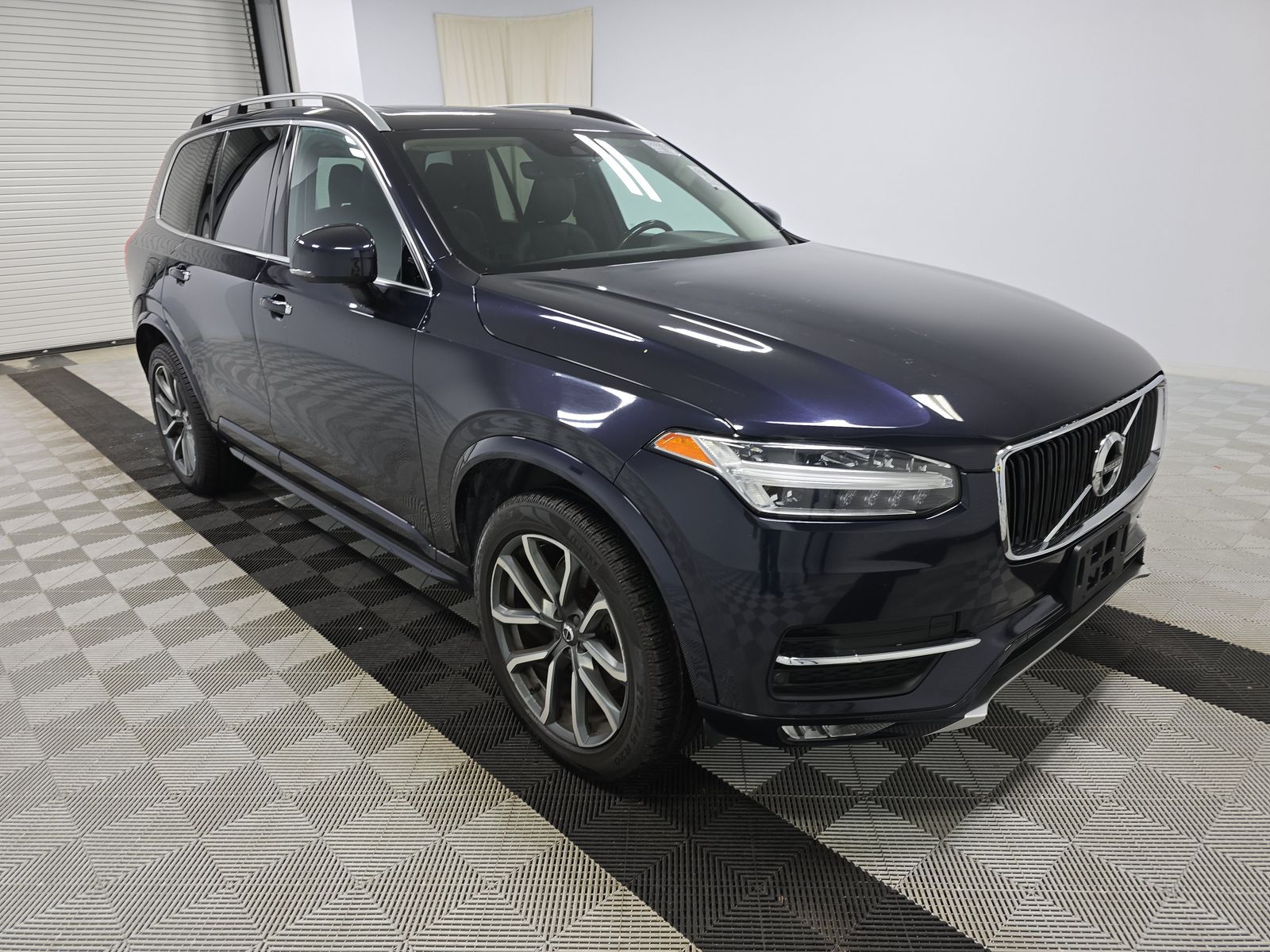 2019 Volvo XC90 T6 Momentum AWD