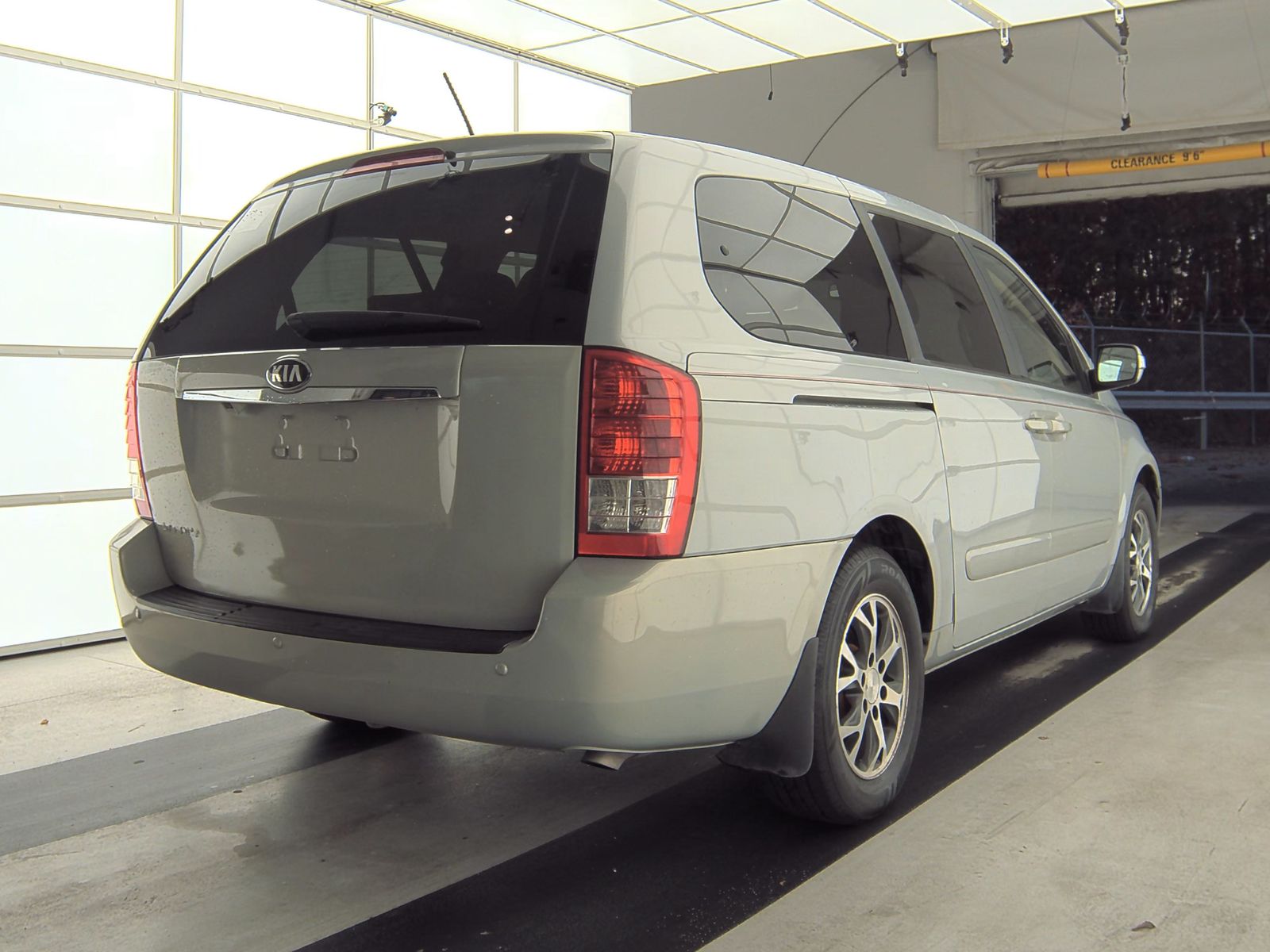 2014 Kia Sedona LX FWD