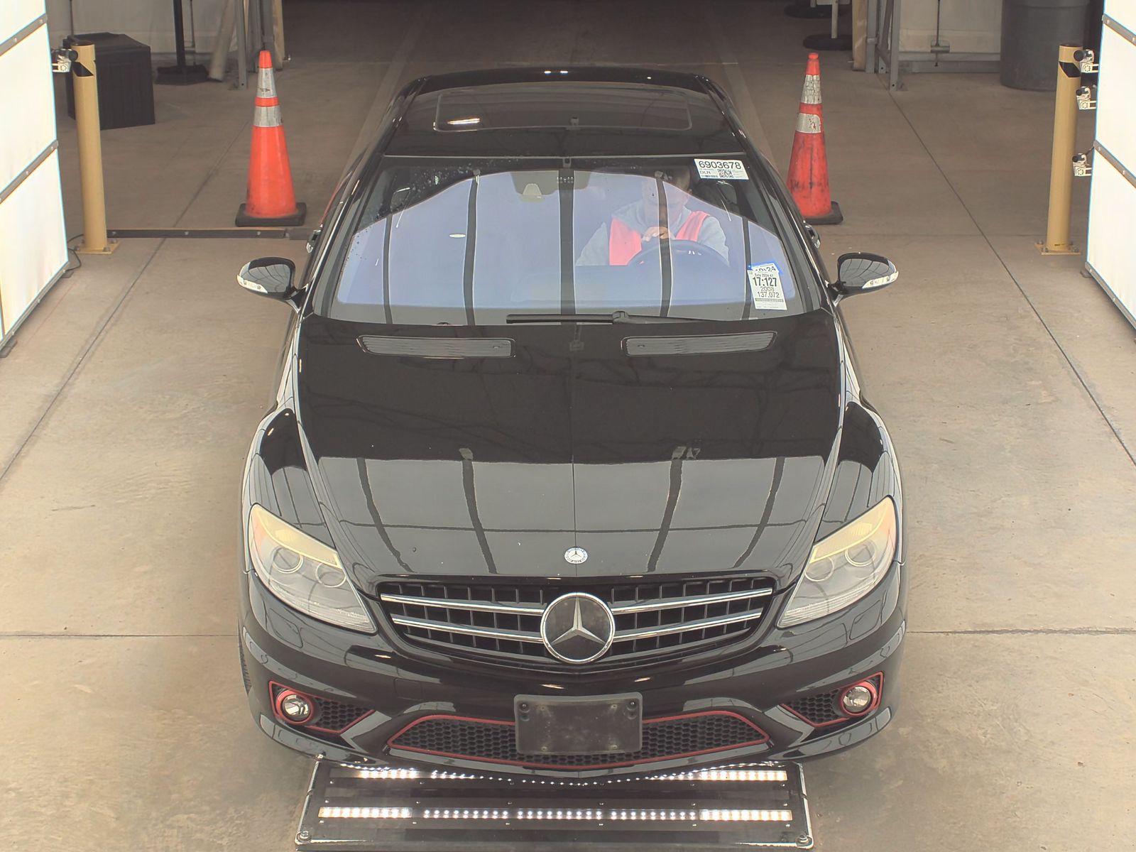 Mercedes-Benz CL 63 AMG снимка Mercedes-Benz CL 63 AMG