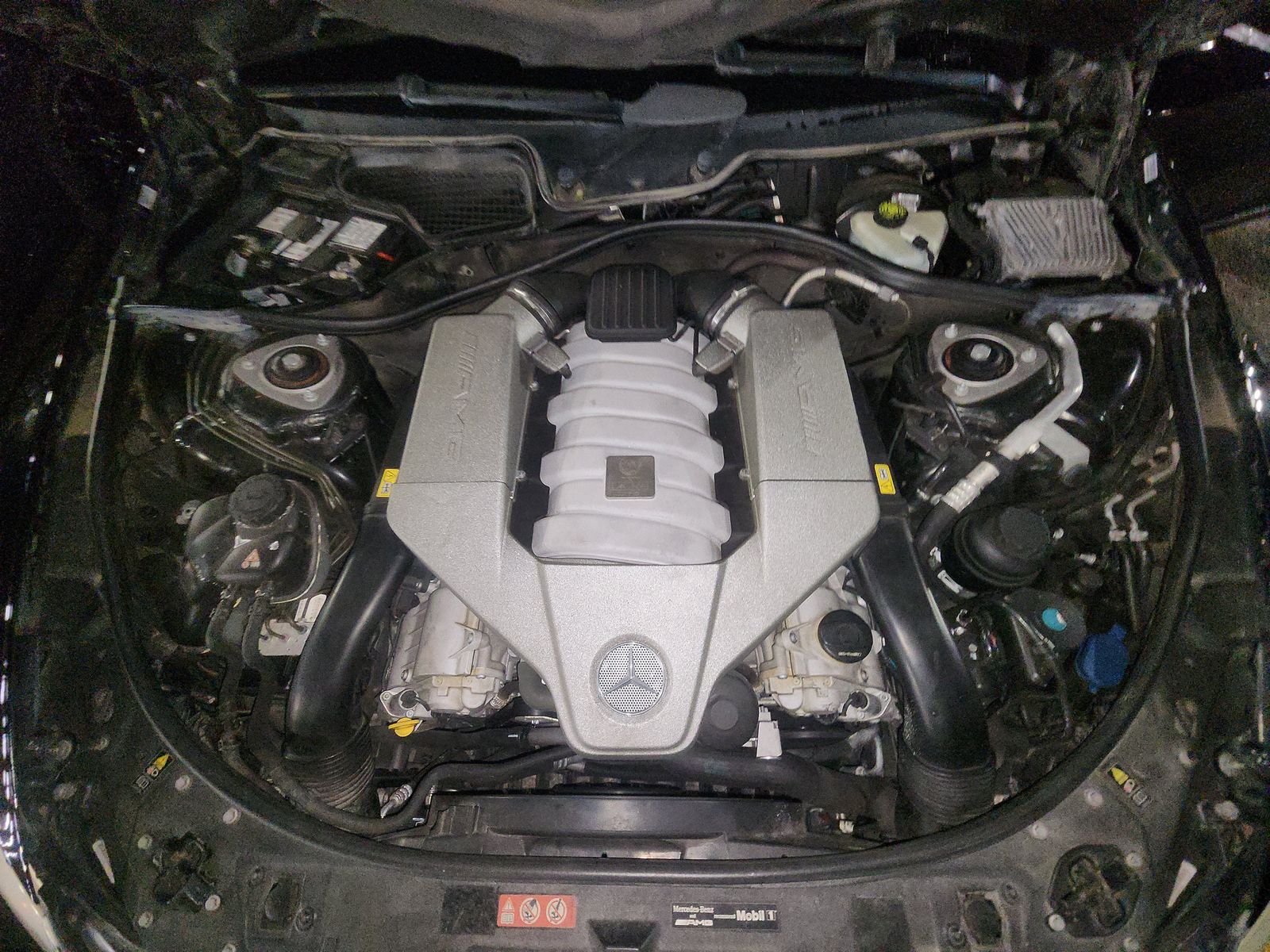 Mercedes-Benz CL 63 AMG снимка Mercedes-Benz CL 63 AMG