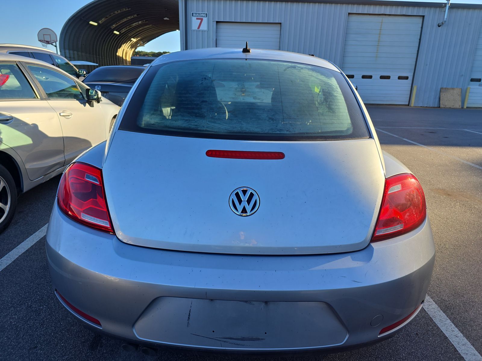 2014 Volkswagen Beetle 2.5L Entry FWD