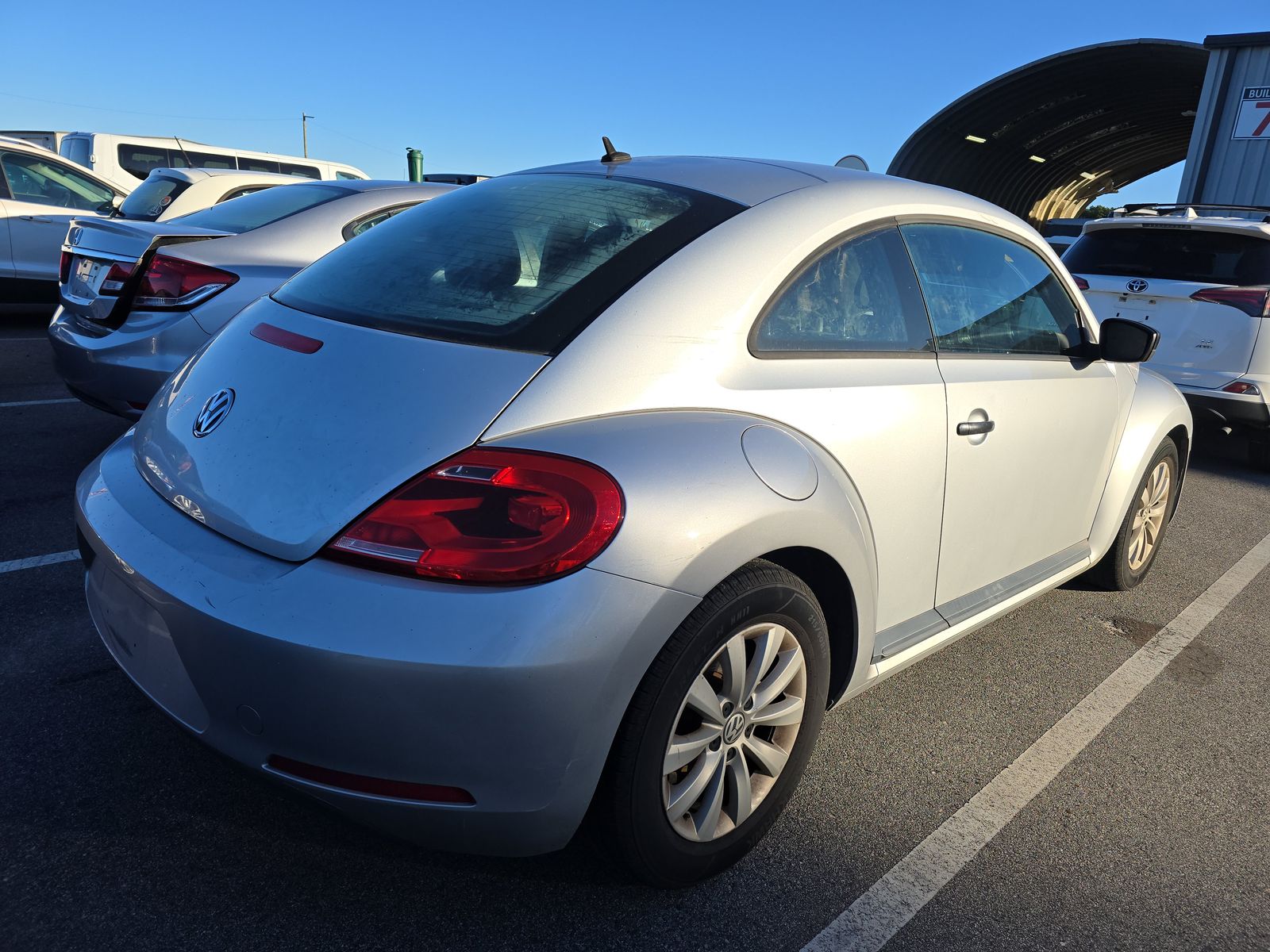 2014 Volkswagen Beetle 2.5L Entry FWD