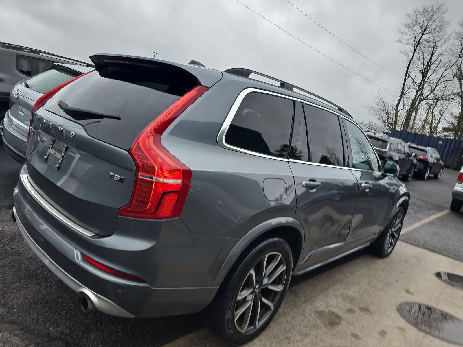 2018 Volvo XC90 T5 Momentum AWD