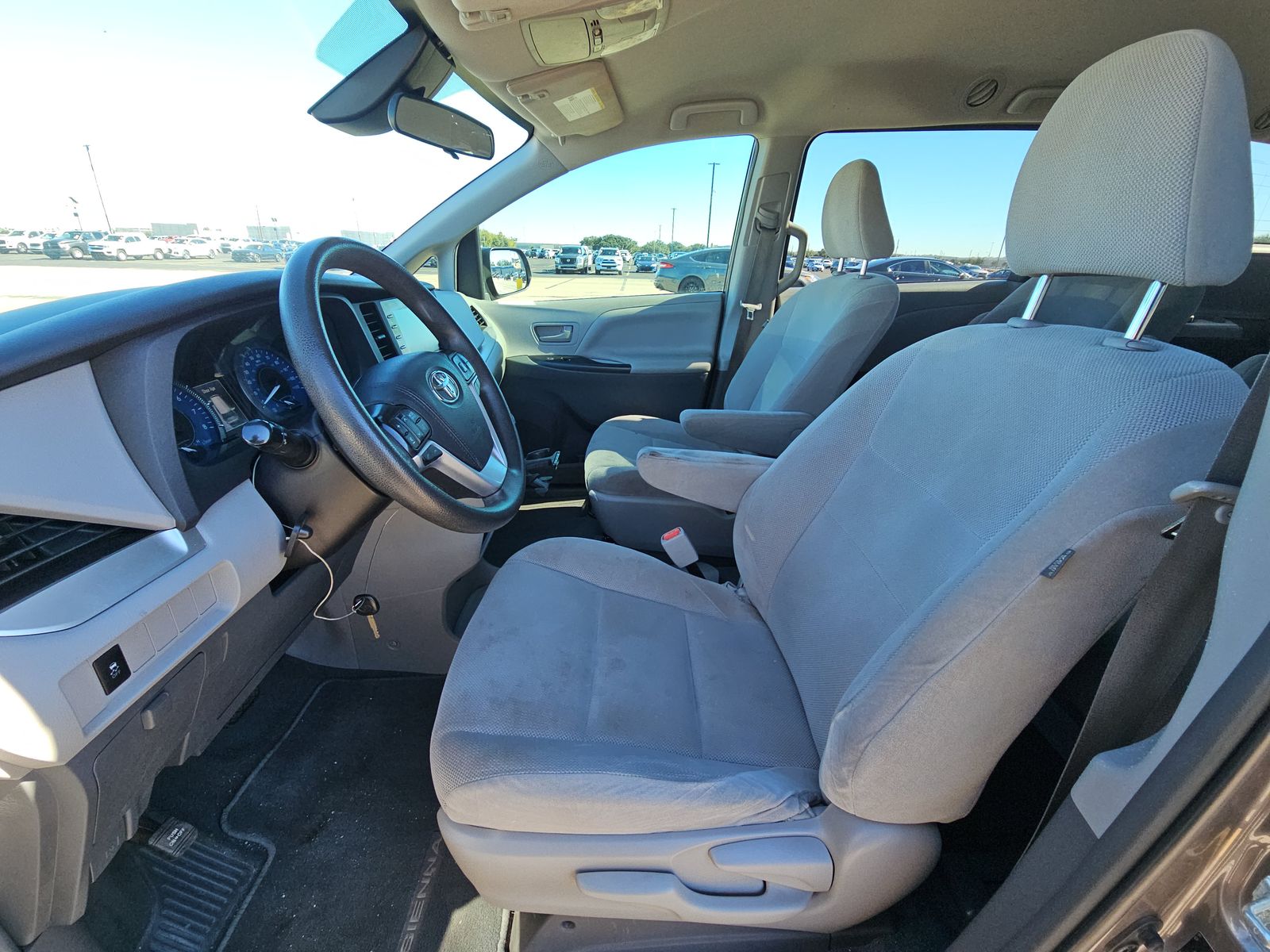 2019 Toyota Sienna L FWD