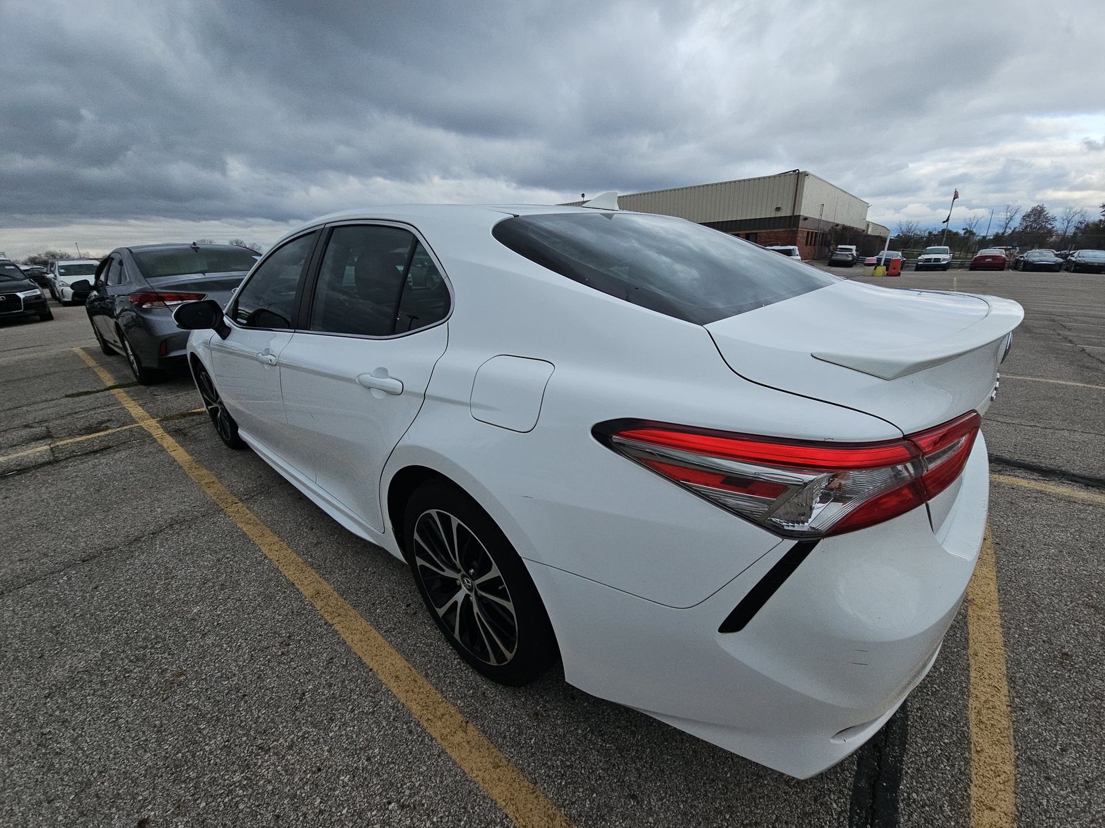 2019 Toyota Camry SE FWD