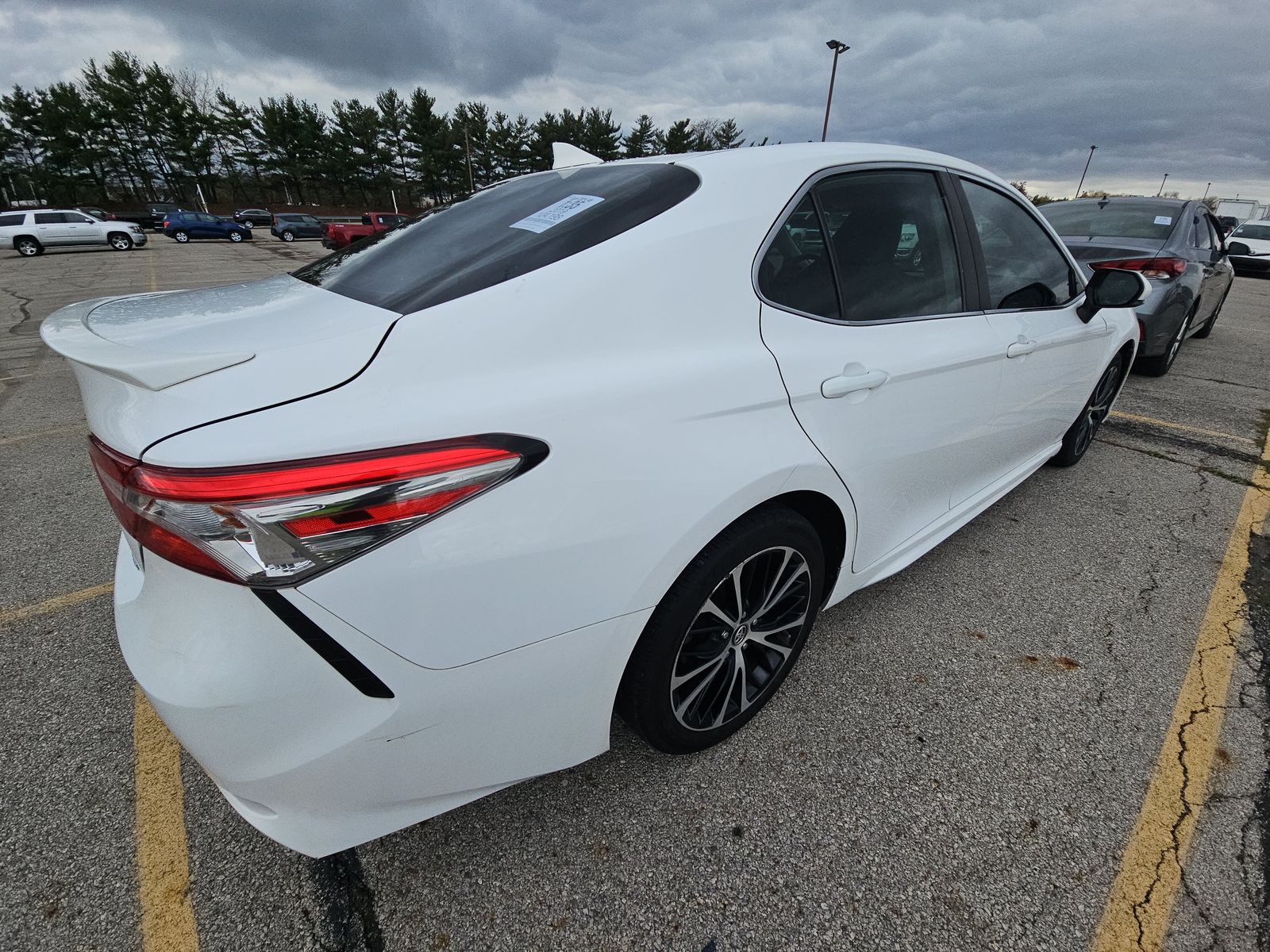 2019 Toyota Camry SE FWD