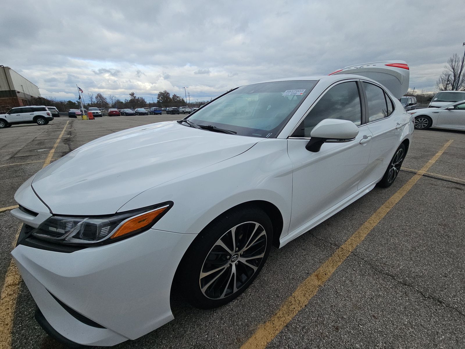 2019 Toyota Camry SE FWD