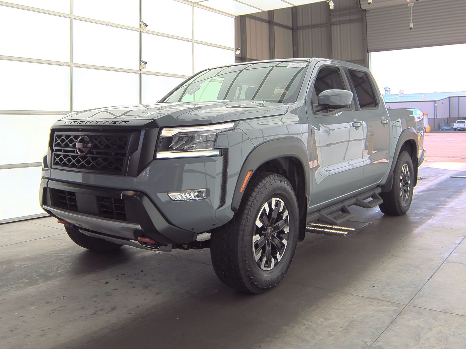 2024 Nissan Frontier PRO-4X Crew Cab Short Bed
