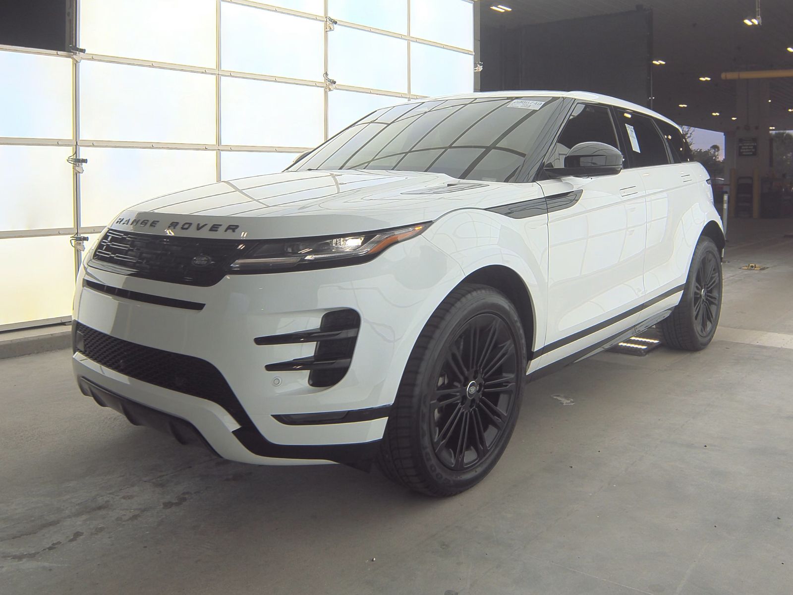 2024 Land Rover Range Rover Evoque Dynamic SE
