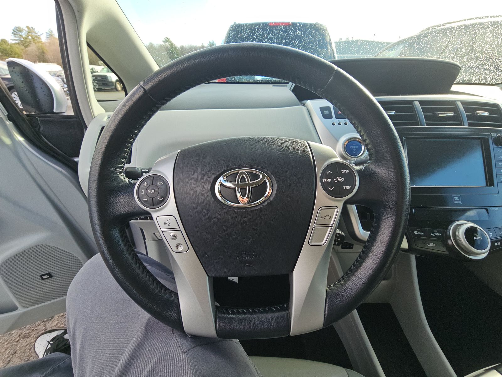 2013 Toyota Prius v Five FWD