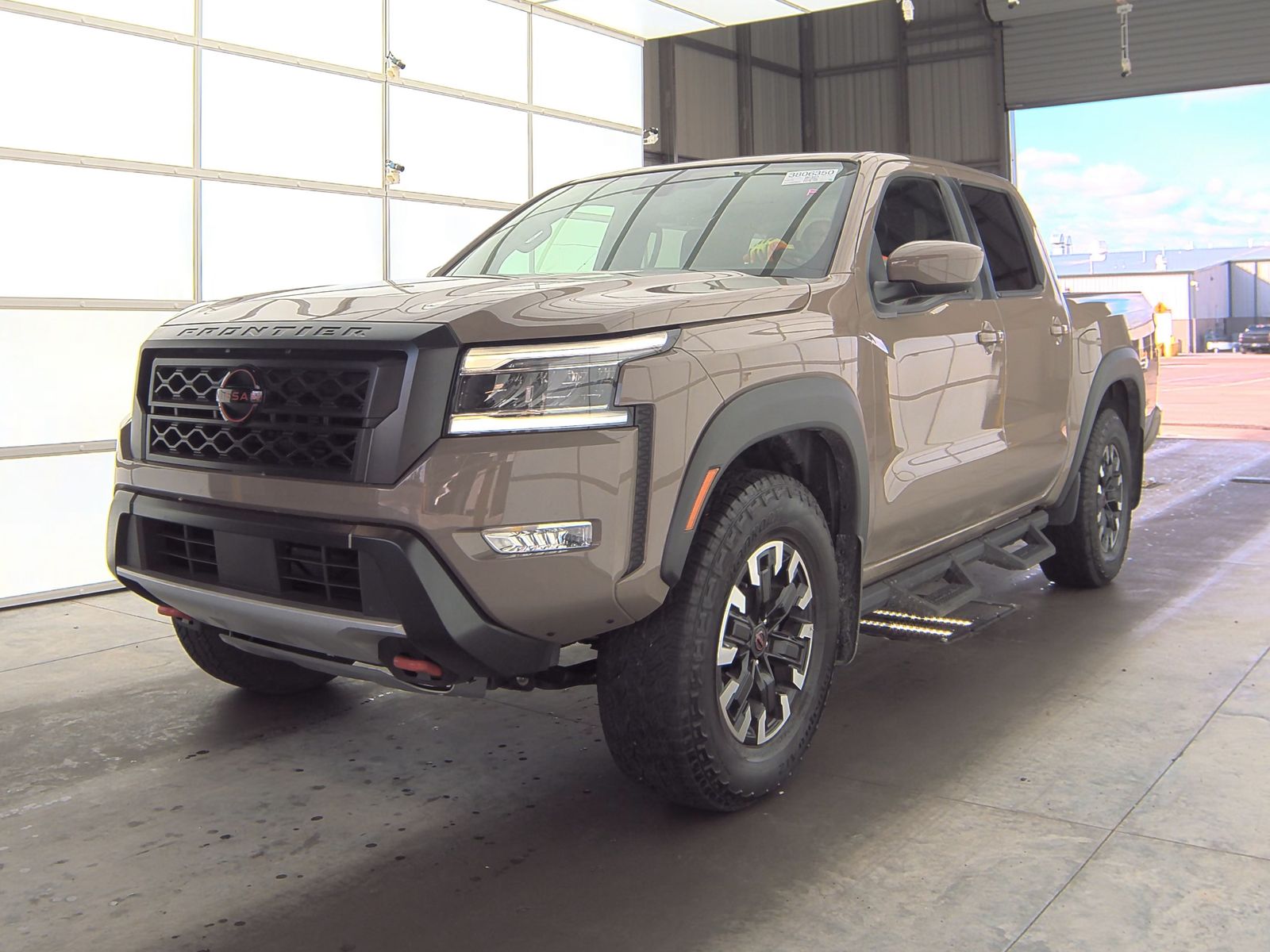 2024 Nissan Frontier PRO-4X Crew Cab Short Bed
