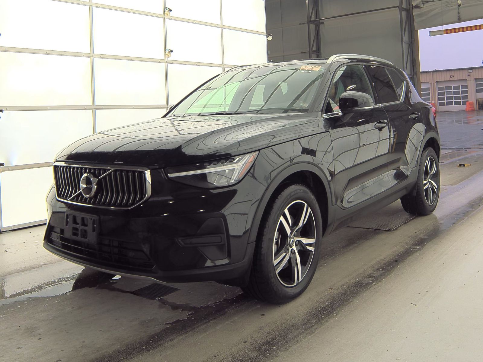 2024 Volvo XC40 Core Bright Theme