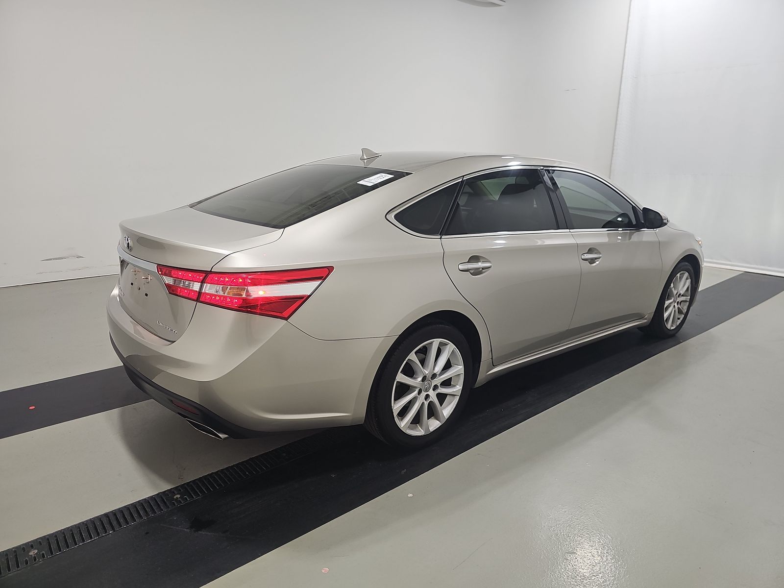 2015 Toyota Avalon Limited FWD