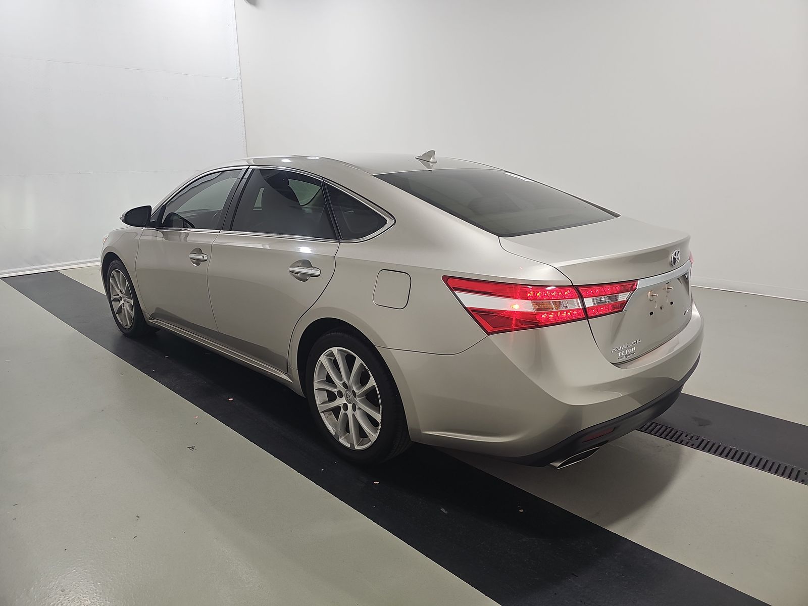 2015 Toyota Avalon Limited FWD