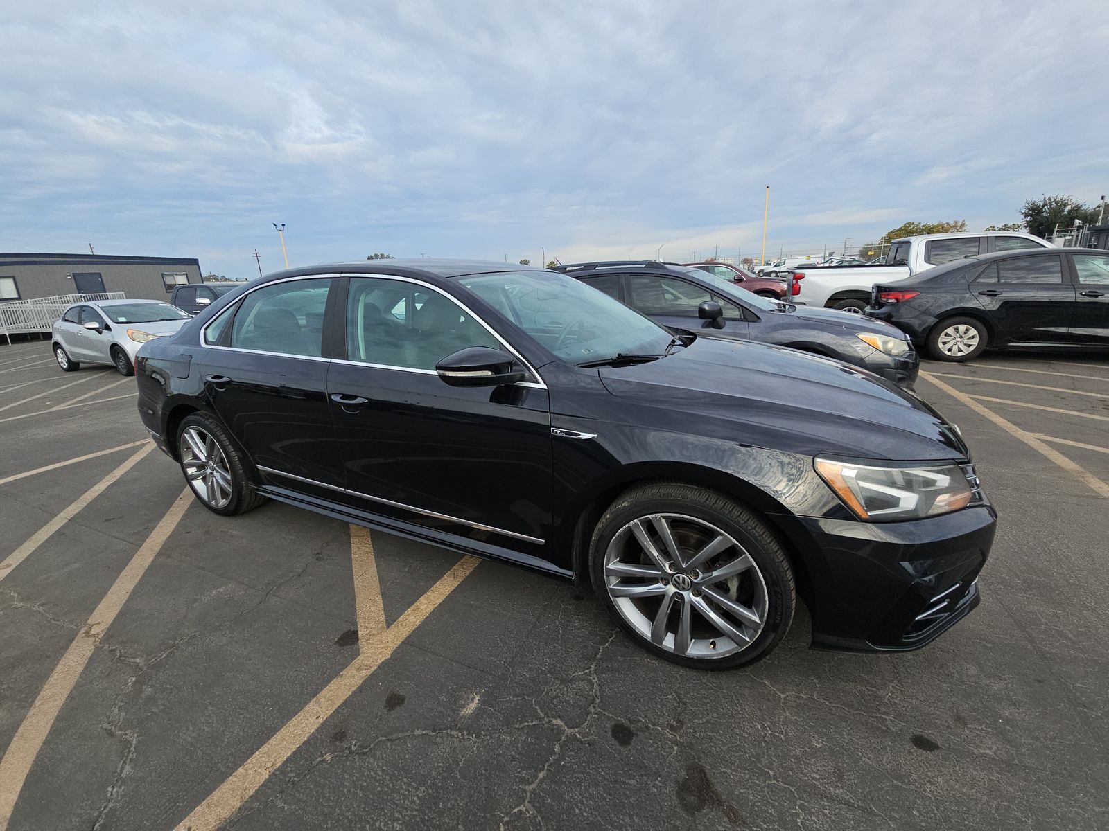 2017 Volkswagen Passat 1.8T R-Line FWD