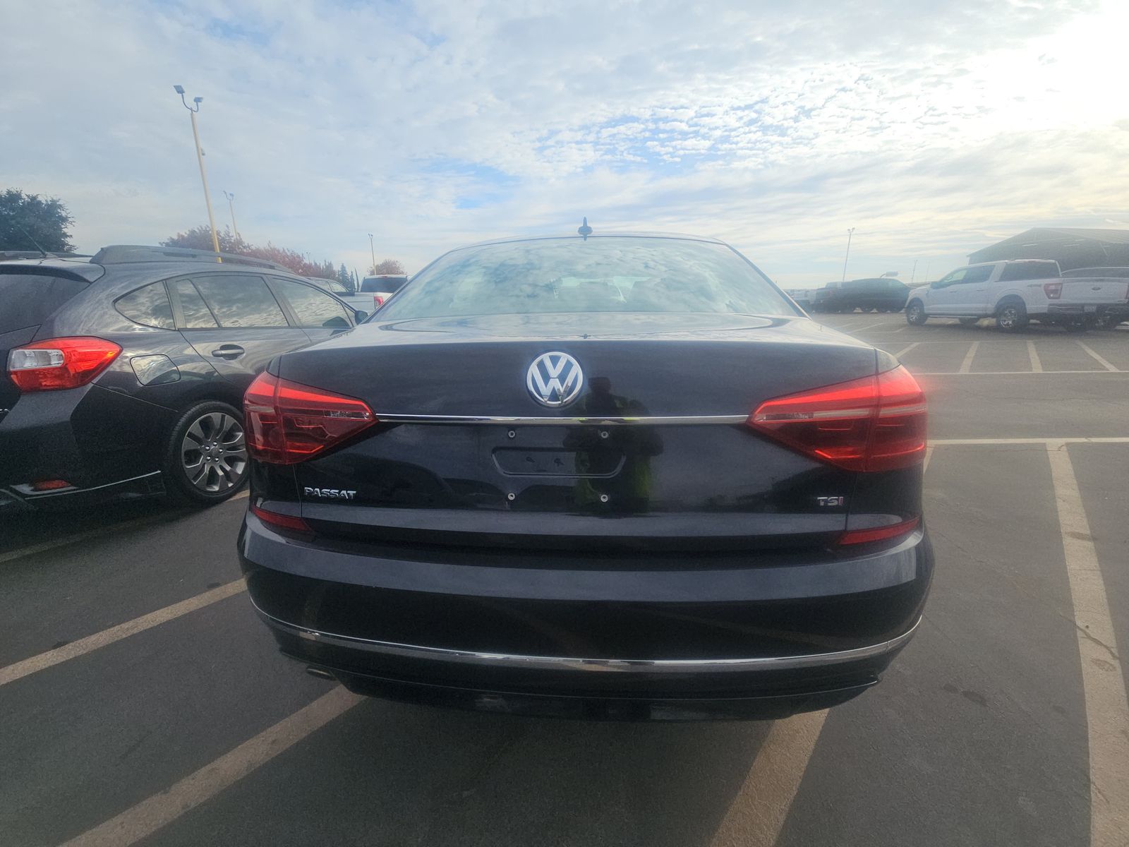 2017 Volkswagen Passat 1.8T R-Line FWD