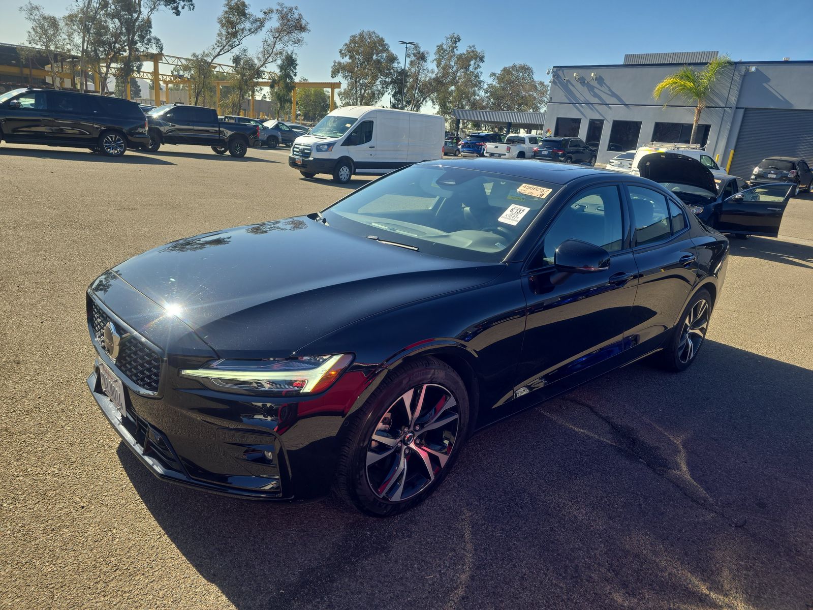 2024 Volvo S60 B5 Plus Dark