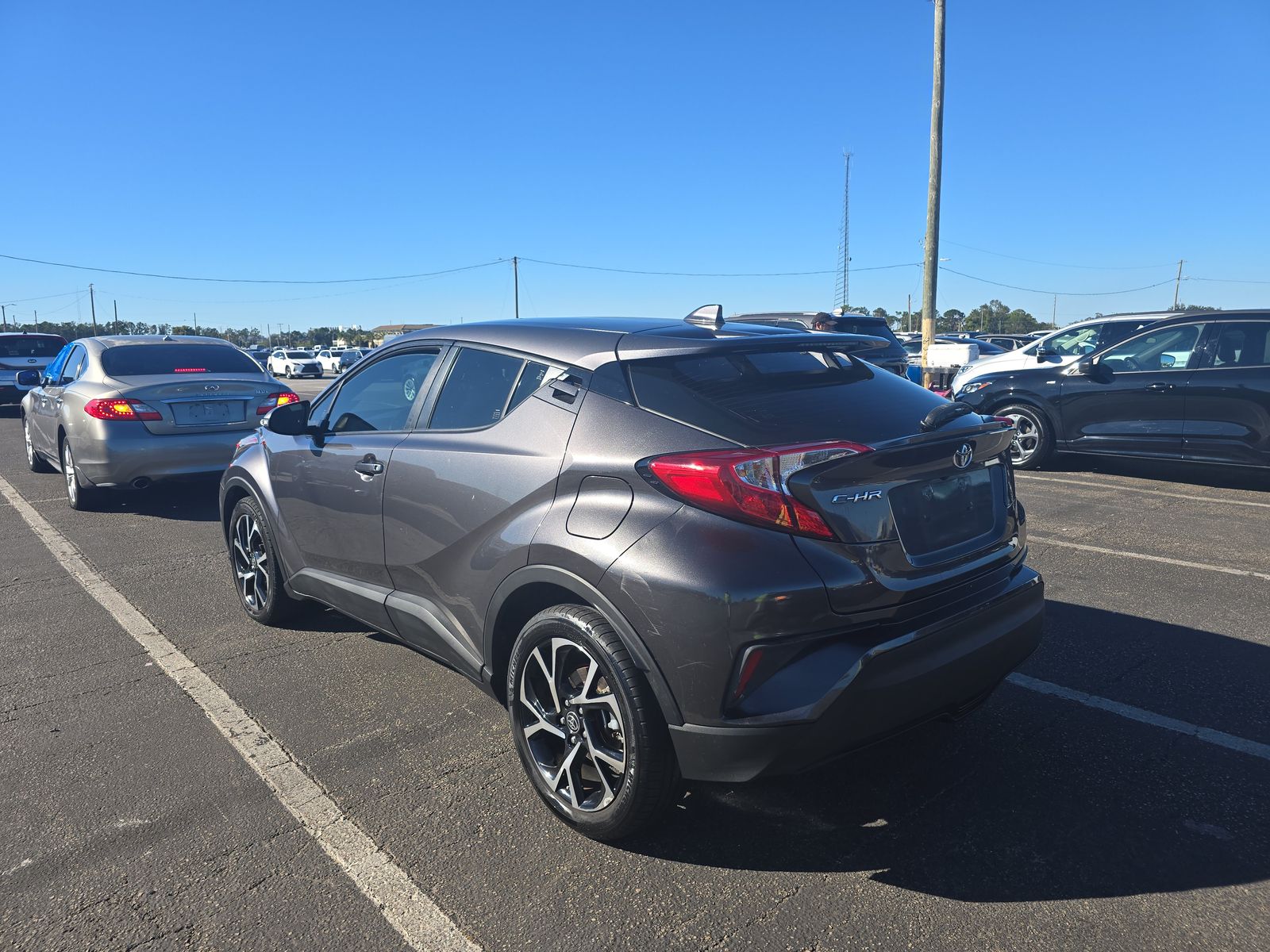 2021 Toyota C-HR XLE FWD