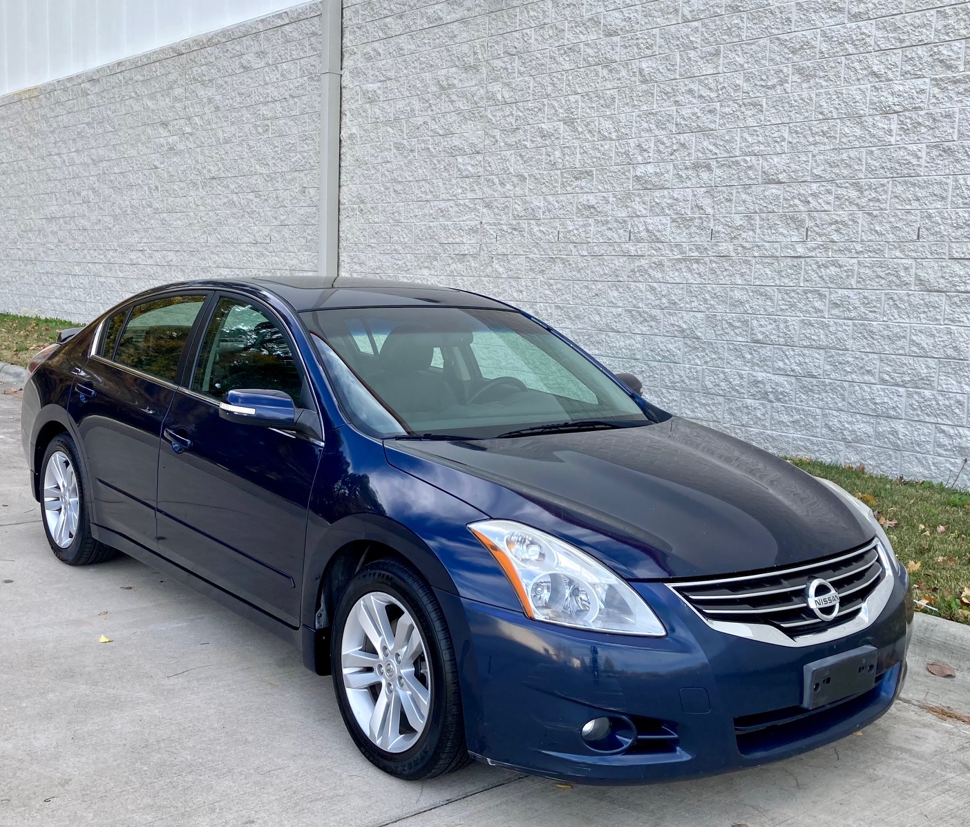 2010 Nissan Altima 3.5 SR Sedan