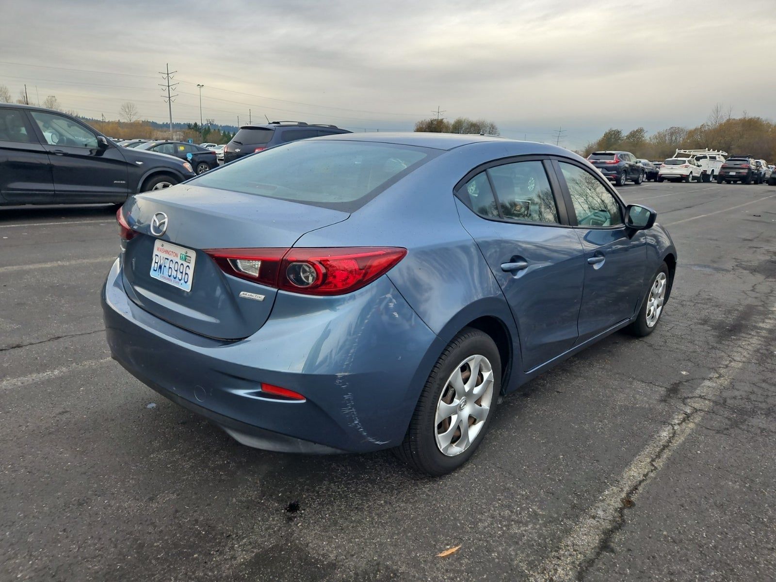 2015 MAZDA MAZDA3 i Sport FWD