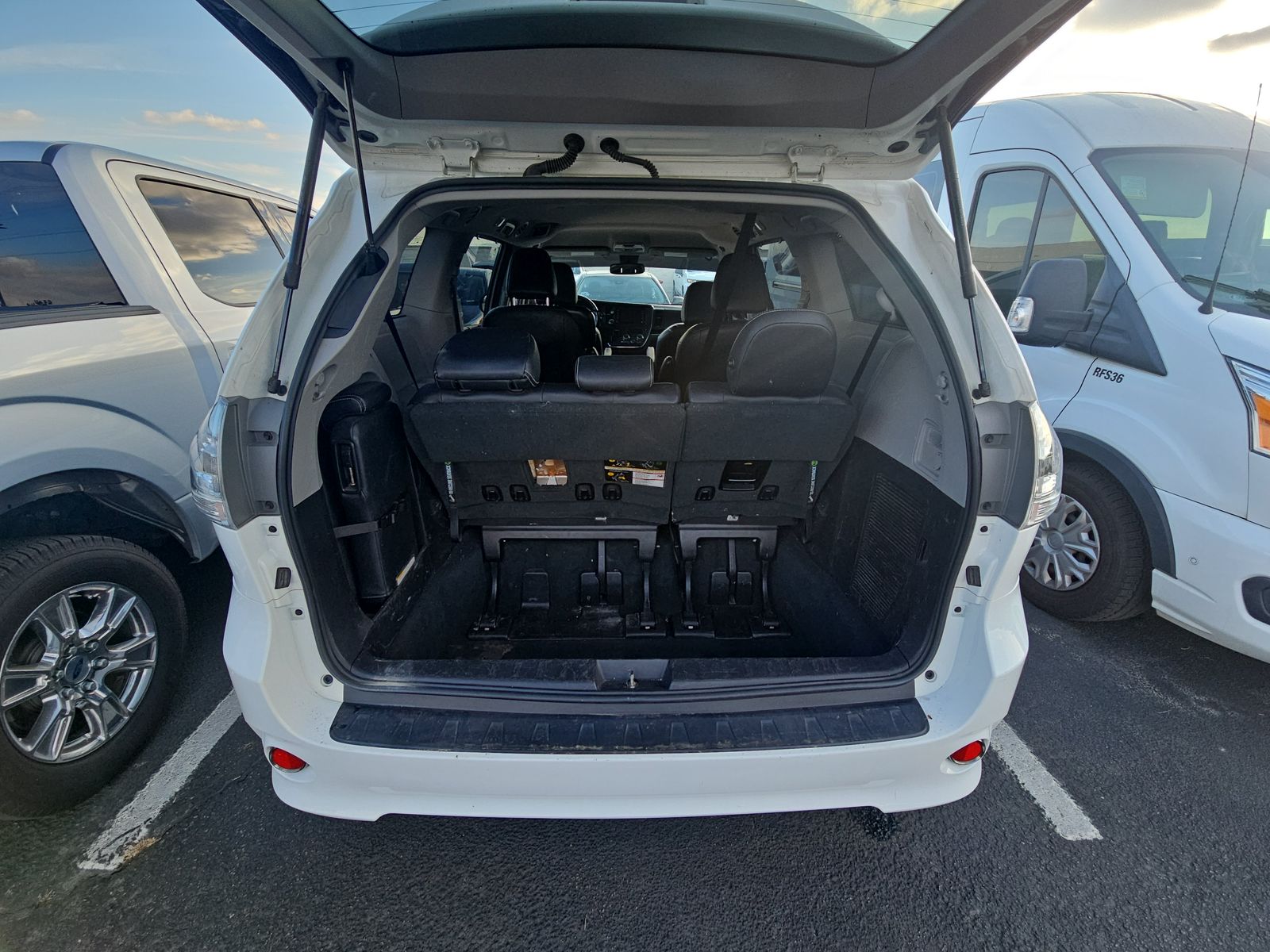 2019 Toyota Sienna SE FWD