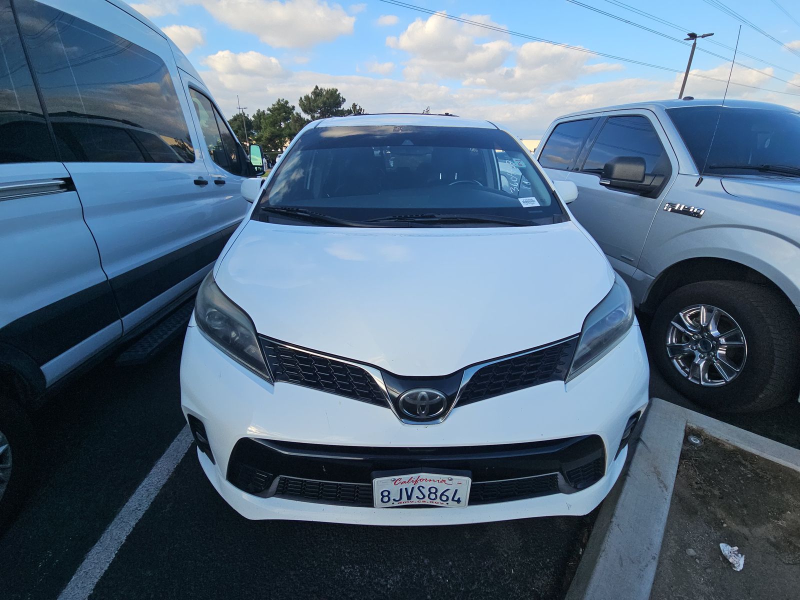 2019 Toyota Sienna SE FWD