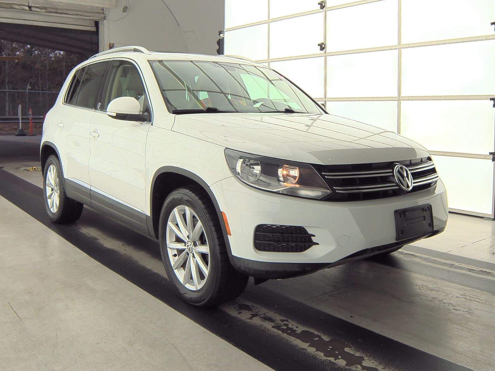 2017 Volkswagen Tiguan 2.0T Wolfsburg Edition FWD