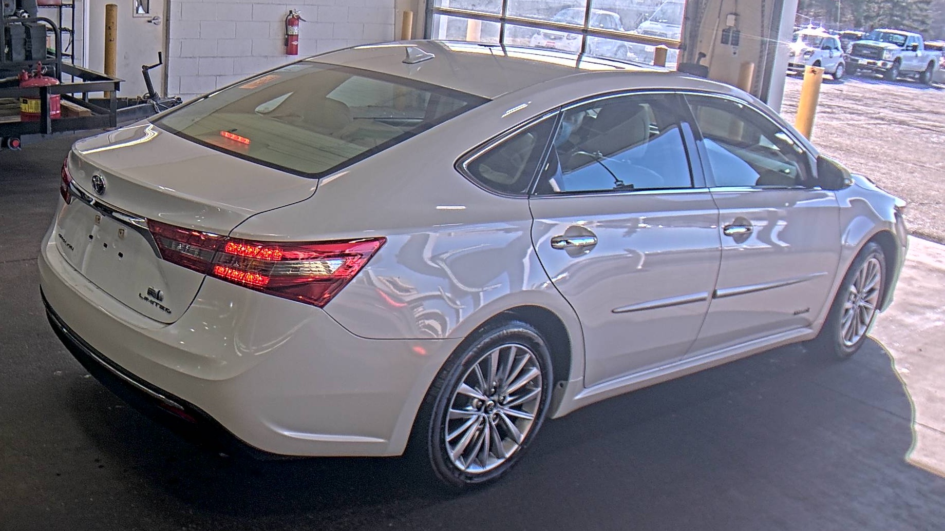 2016 Toyota Avalon Hybrid Limited FWD