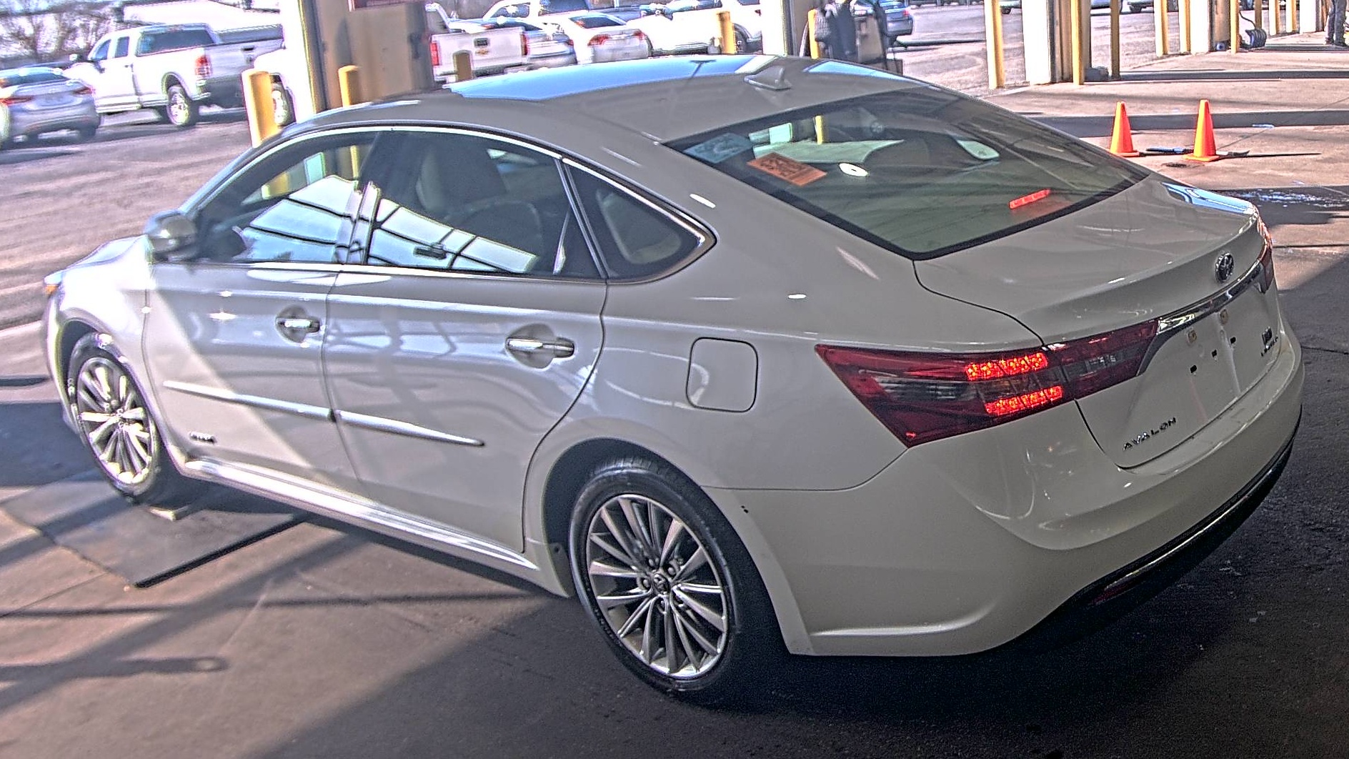 2016 Toyota Avalon Hybrid Limited FWD