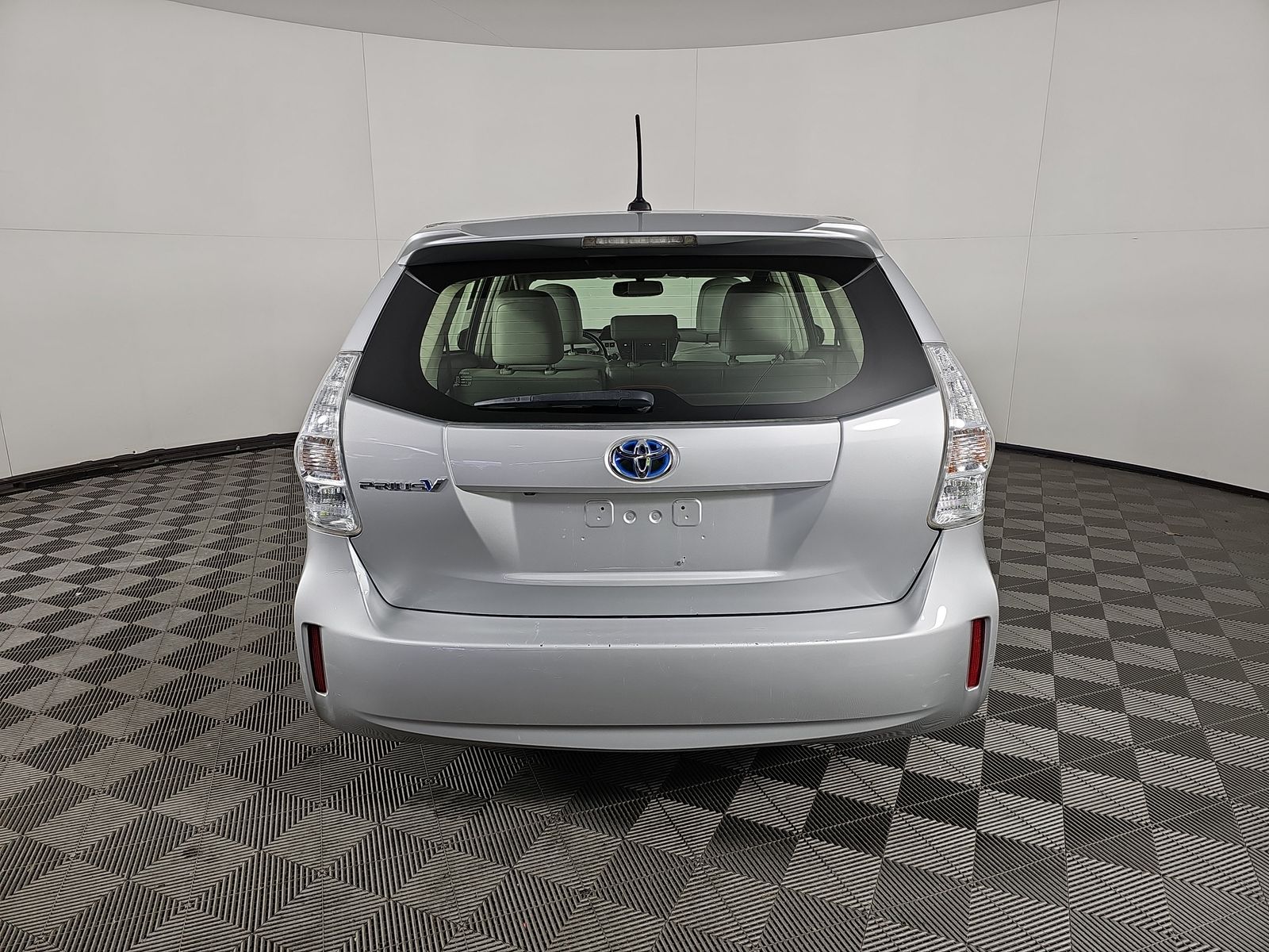 2013 Toyota Prius v Five FWD