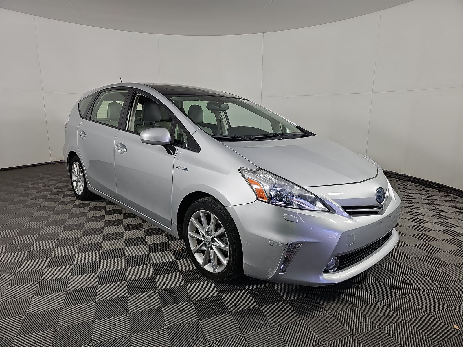 2013 Toyota Prius v Five FWD