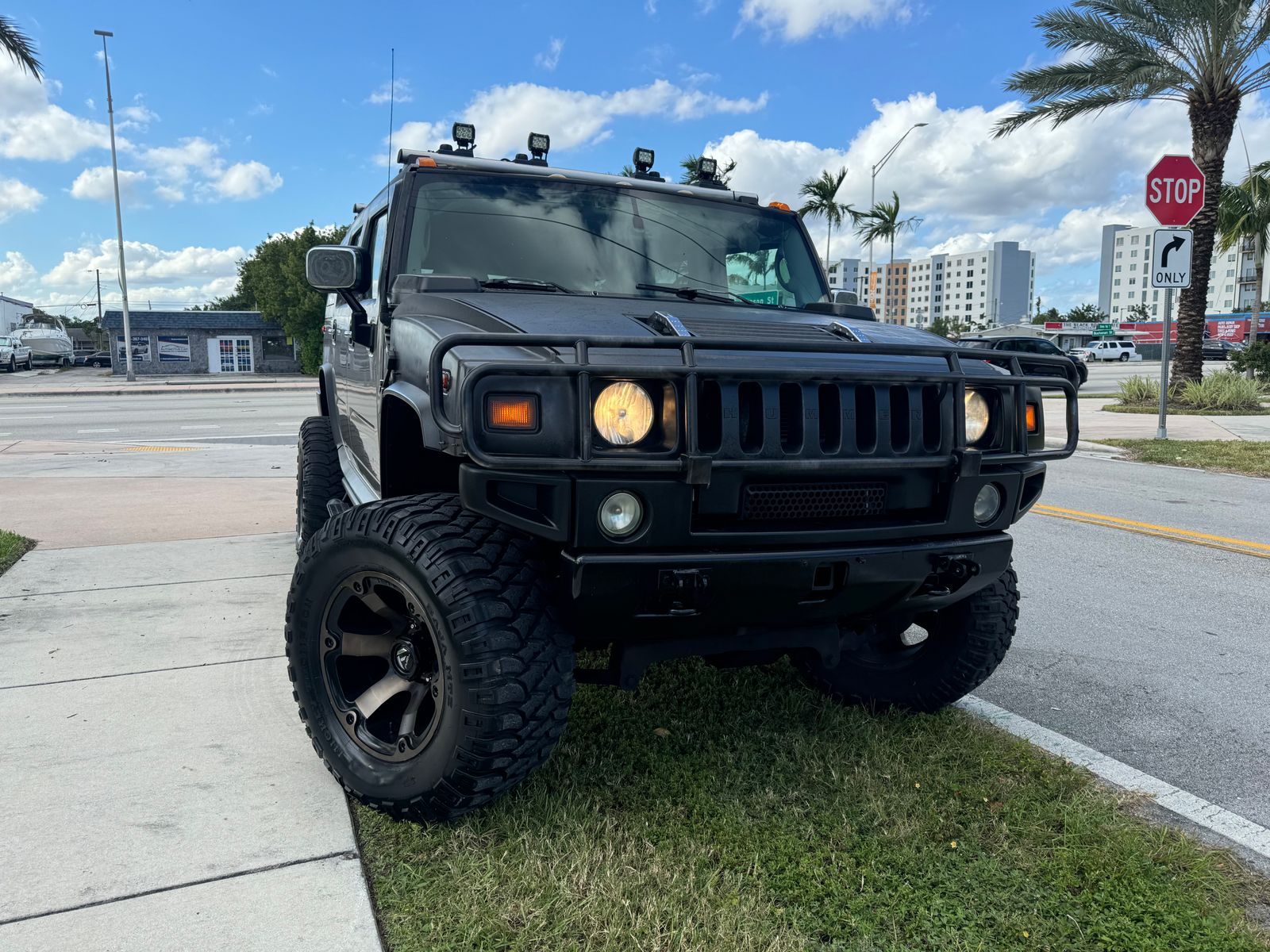 2004 HUMMER H2 1SA