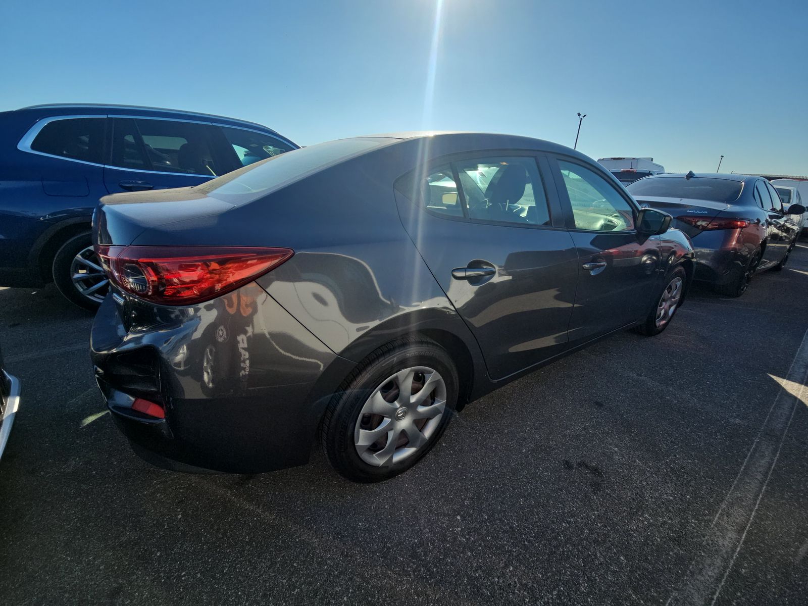 2015 MAZDA MAZDA3 i Sport FWD