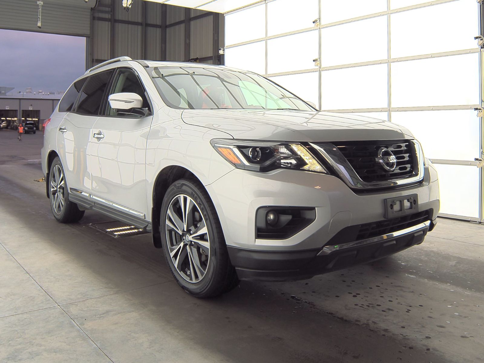 2017 Nissan Pathfinder Platinum FWD