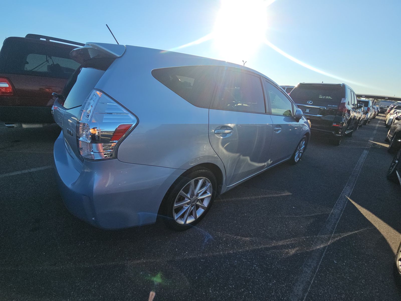 2014 Toyota Prius v Five FWD