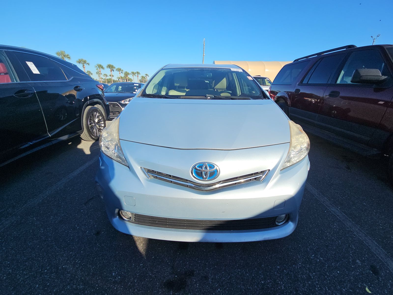 2014 Toyota Prius v Five FWD