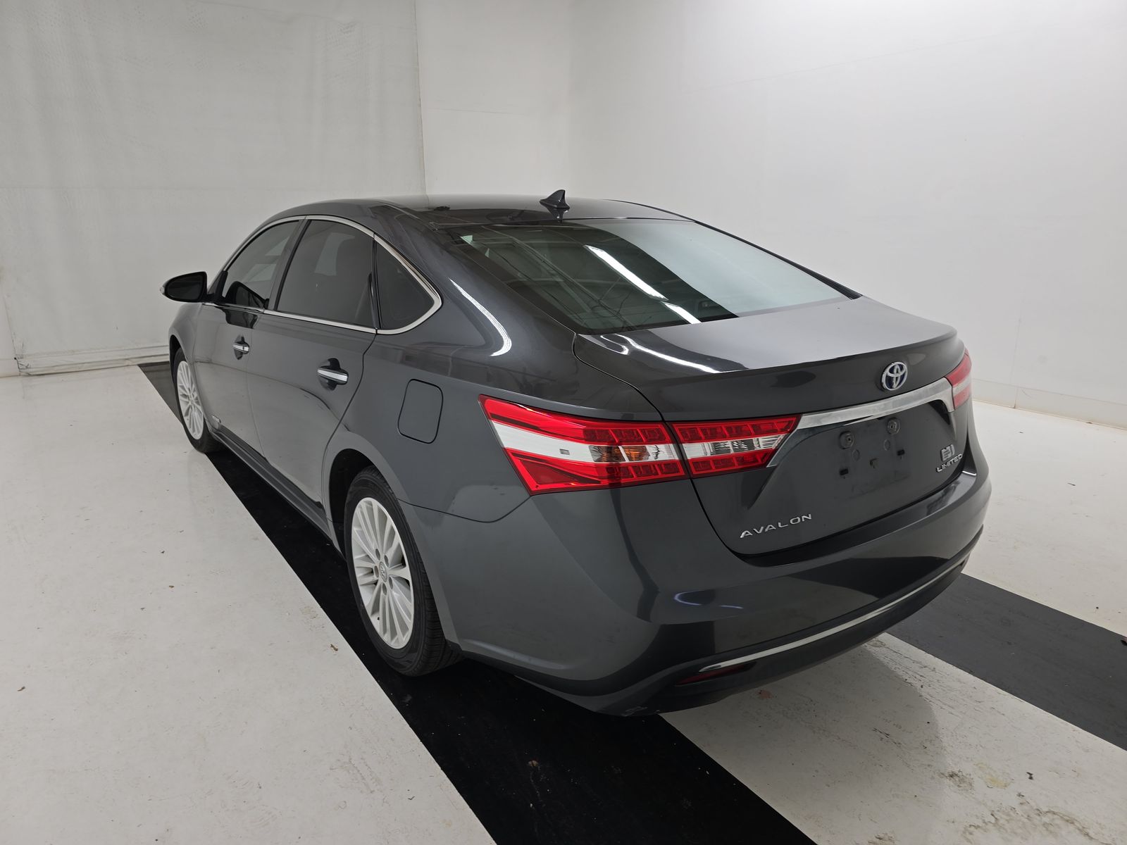 2015 Toyota Avalon Hybrid Limited FWD