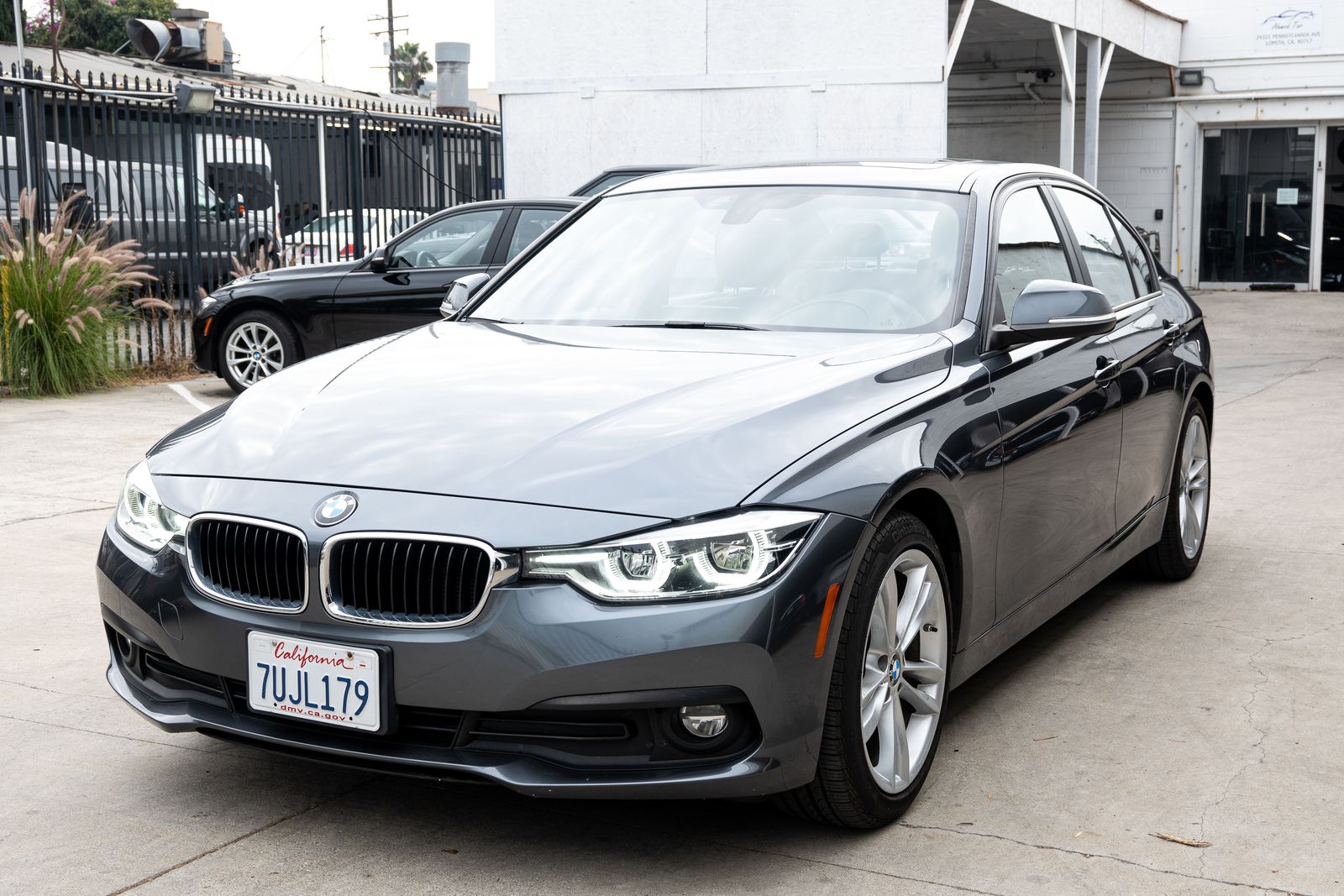 2016 BMW 3 Series Sedan 320i SPORT LINE