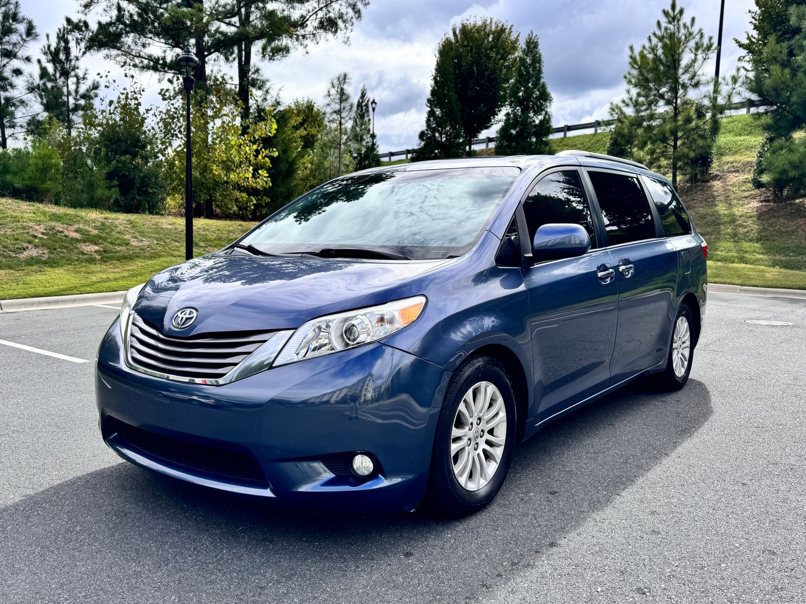 2015 Toyota Sienna XLE 8-Passenger