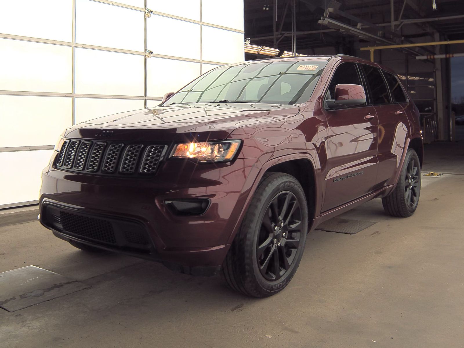 2020 Jeep Grand Cherokee Laredo Altitude Edition AWD