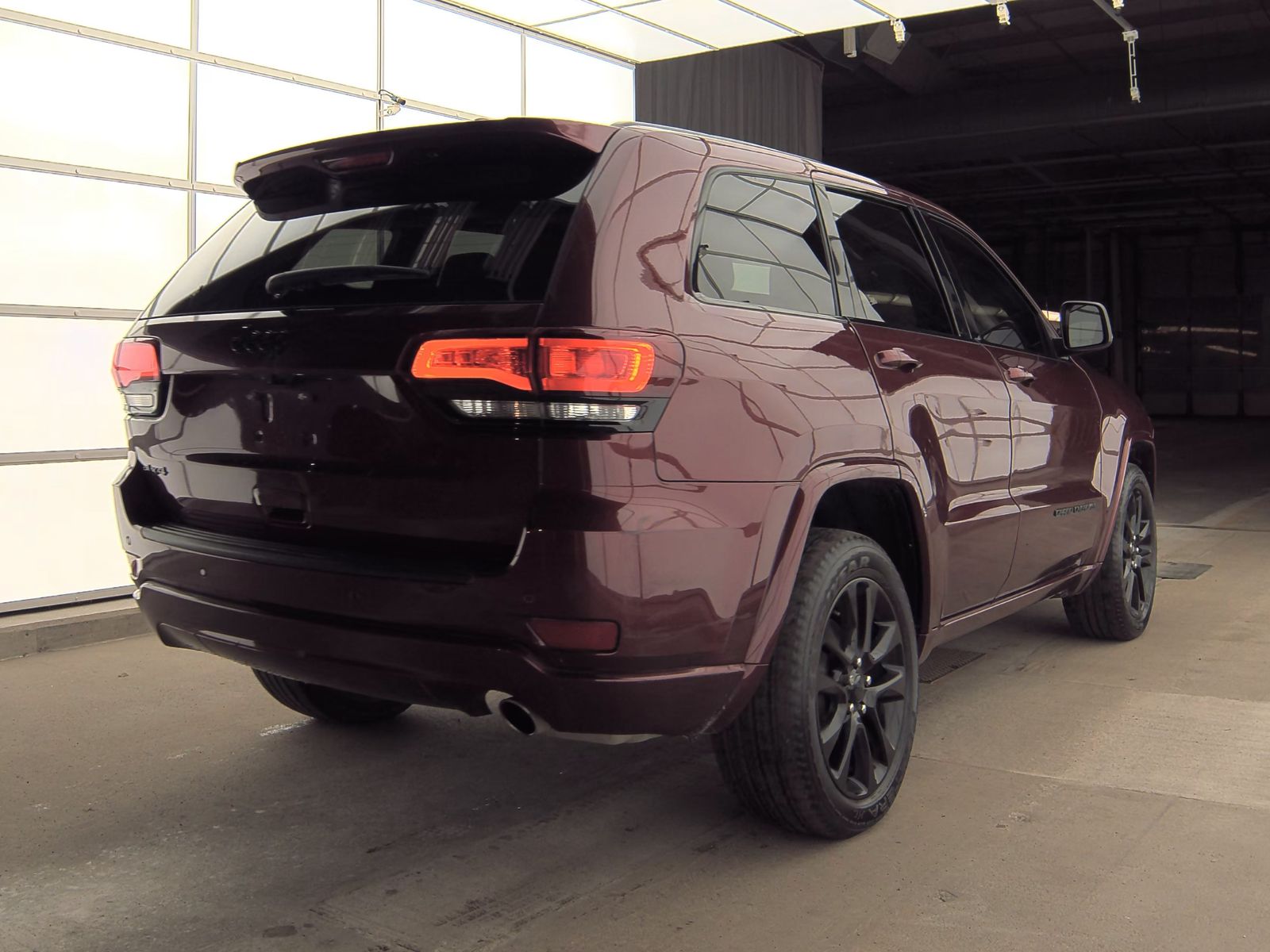 2020 Jeep Grand Cherokee Laredo Altitude Edition AWD