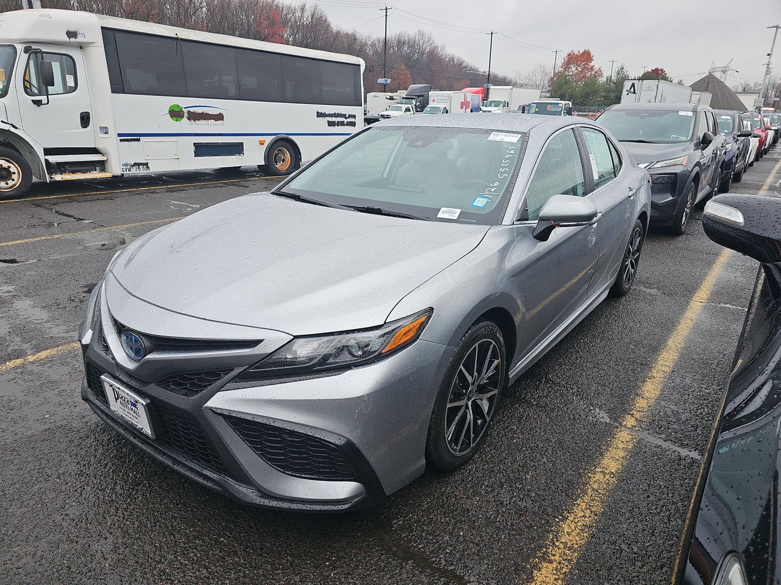 2022 Toyota Camry Hybrid SE FWD